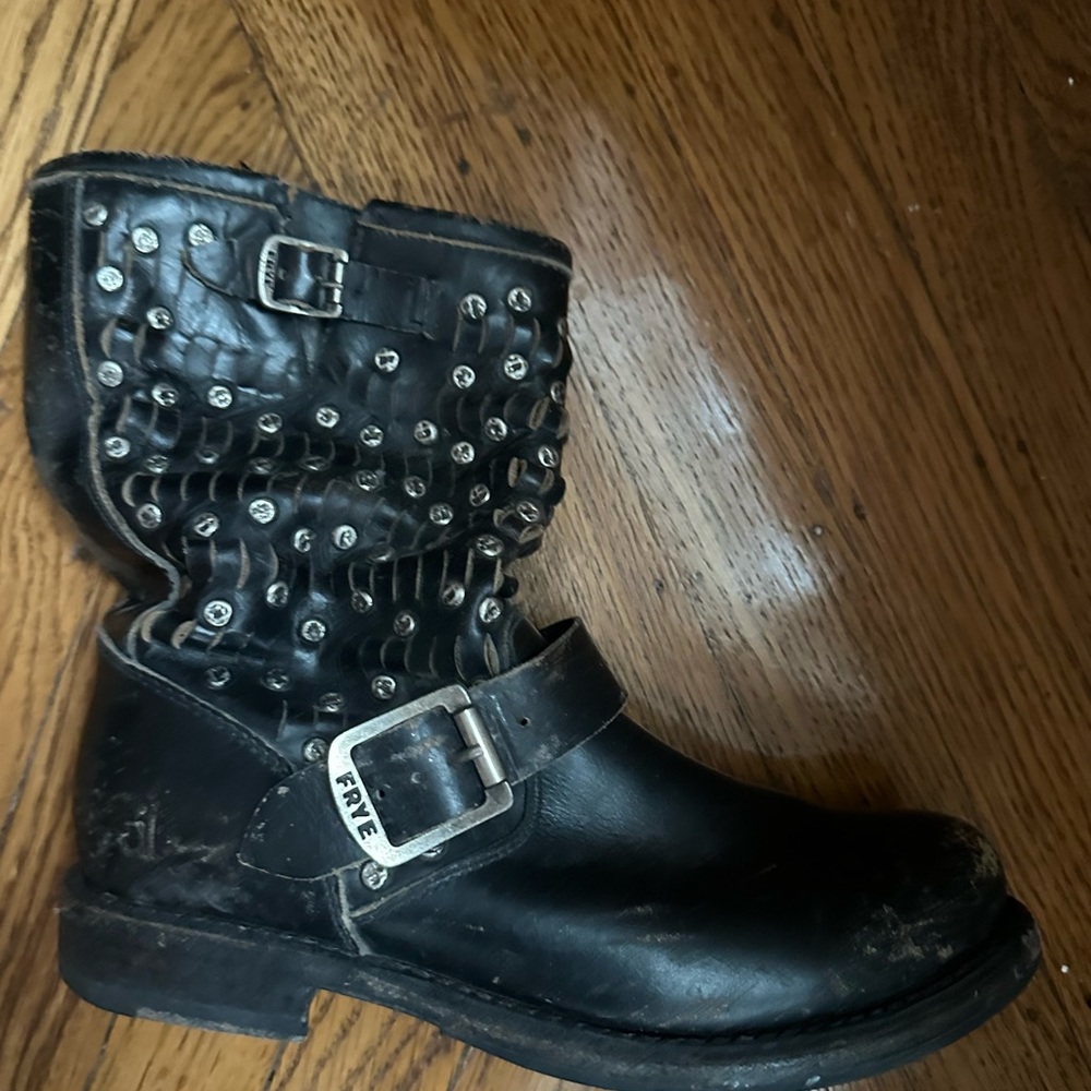 Frye Jenna studded disc distressed boots - Picture 3 of 7